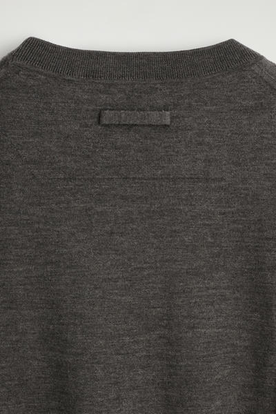 COS ファインカシミヤTシャツ