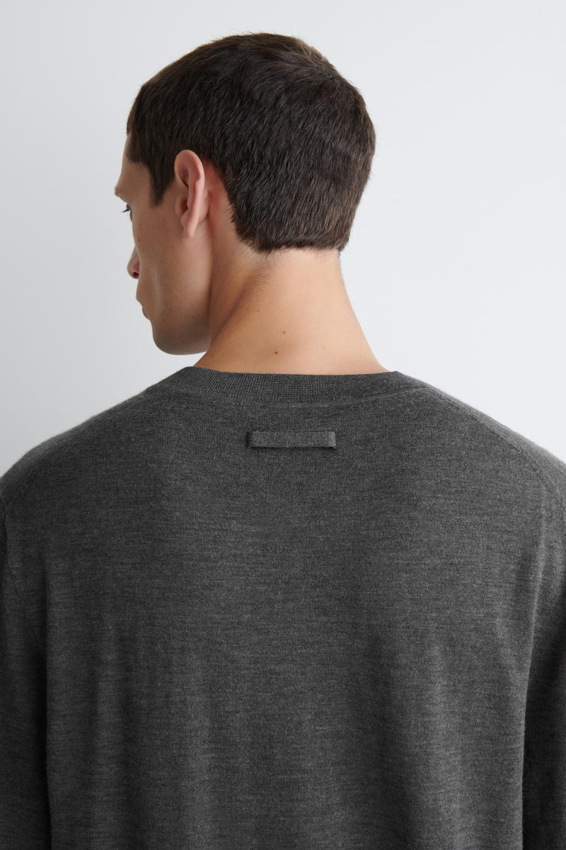 COS ファインカシミヤTシャツ