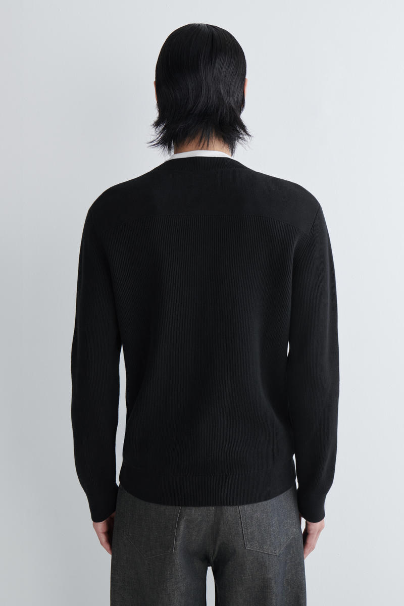 COS コットンクルーネックセーター