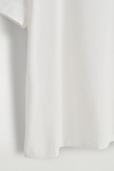 COS タイトフィットTシャツ