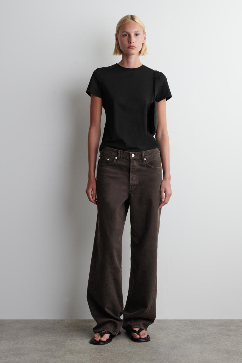 COS タイトフィットTシャツ