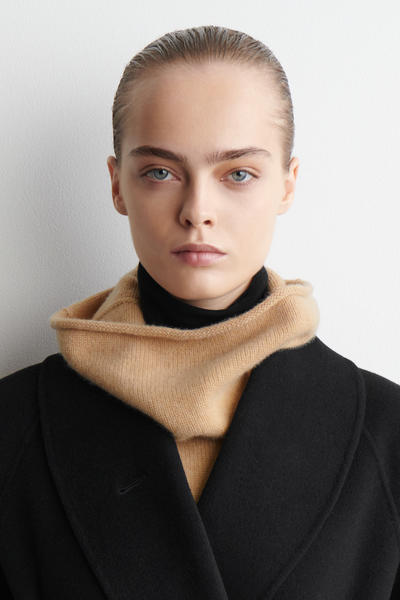 COS ウールカシミヤビブベスト