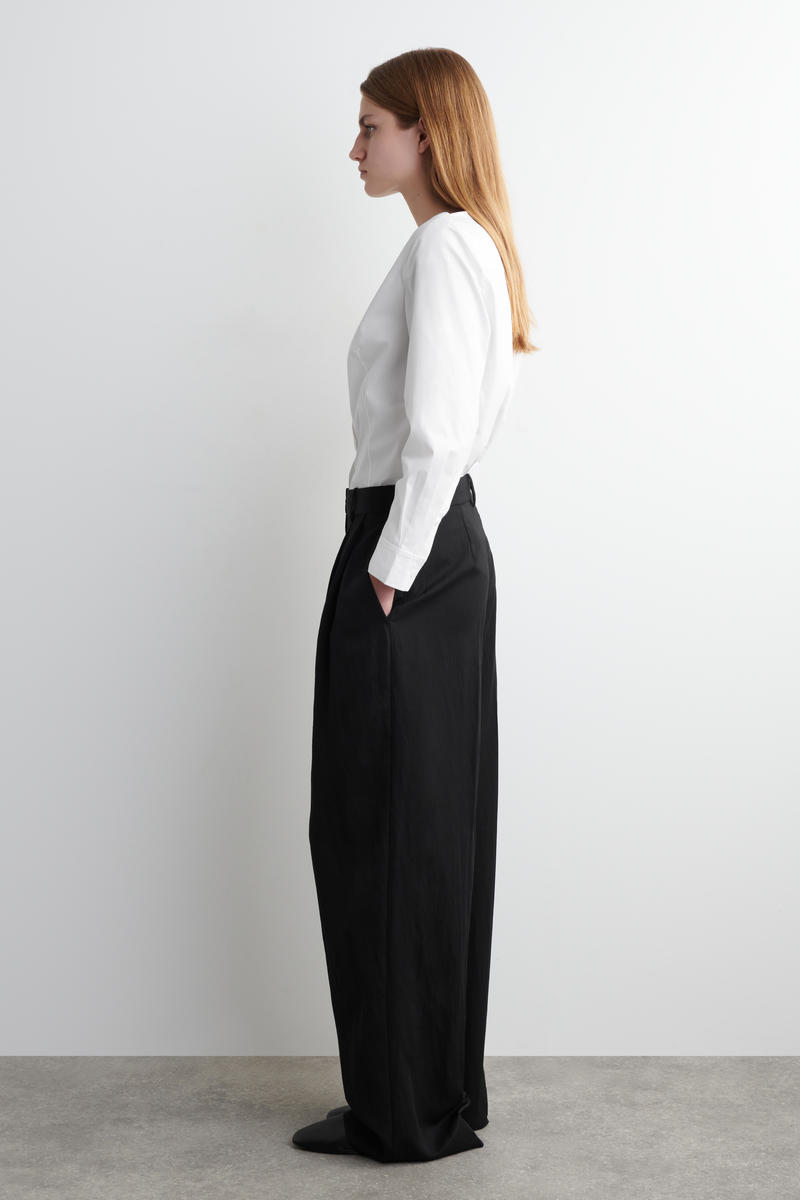 RELAXED FLUID WIDE-LEG TROUSERS リラックスフルイドワイドレッグ