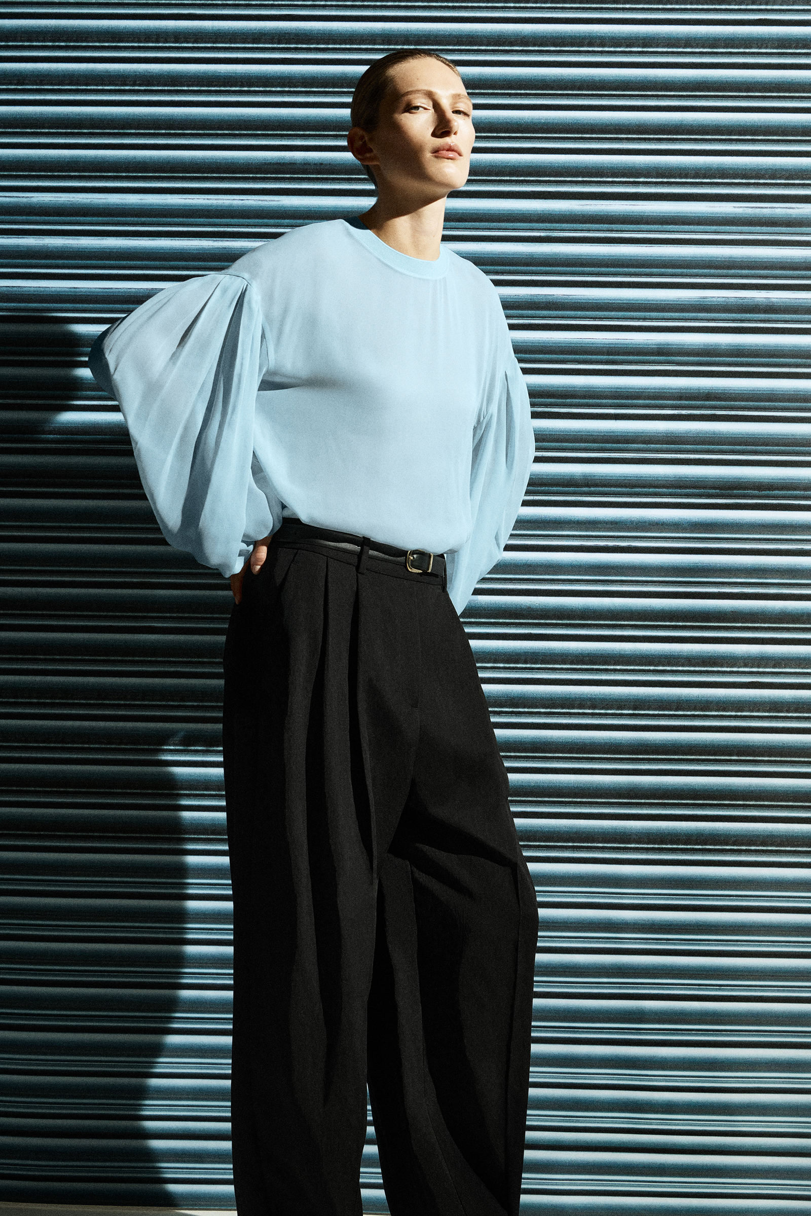 RELAXED FLUID WIDE-LEG TROUSERS リラックスフルイドワイドレッグ