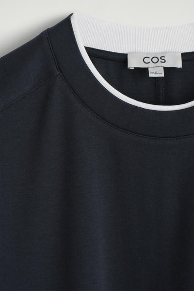 COS オーバーサイズ レイヤードエフェクト Tシャツ