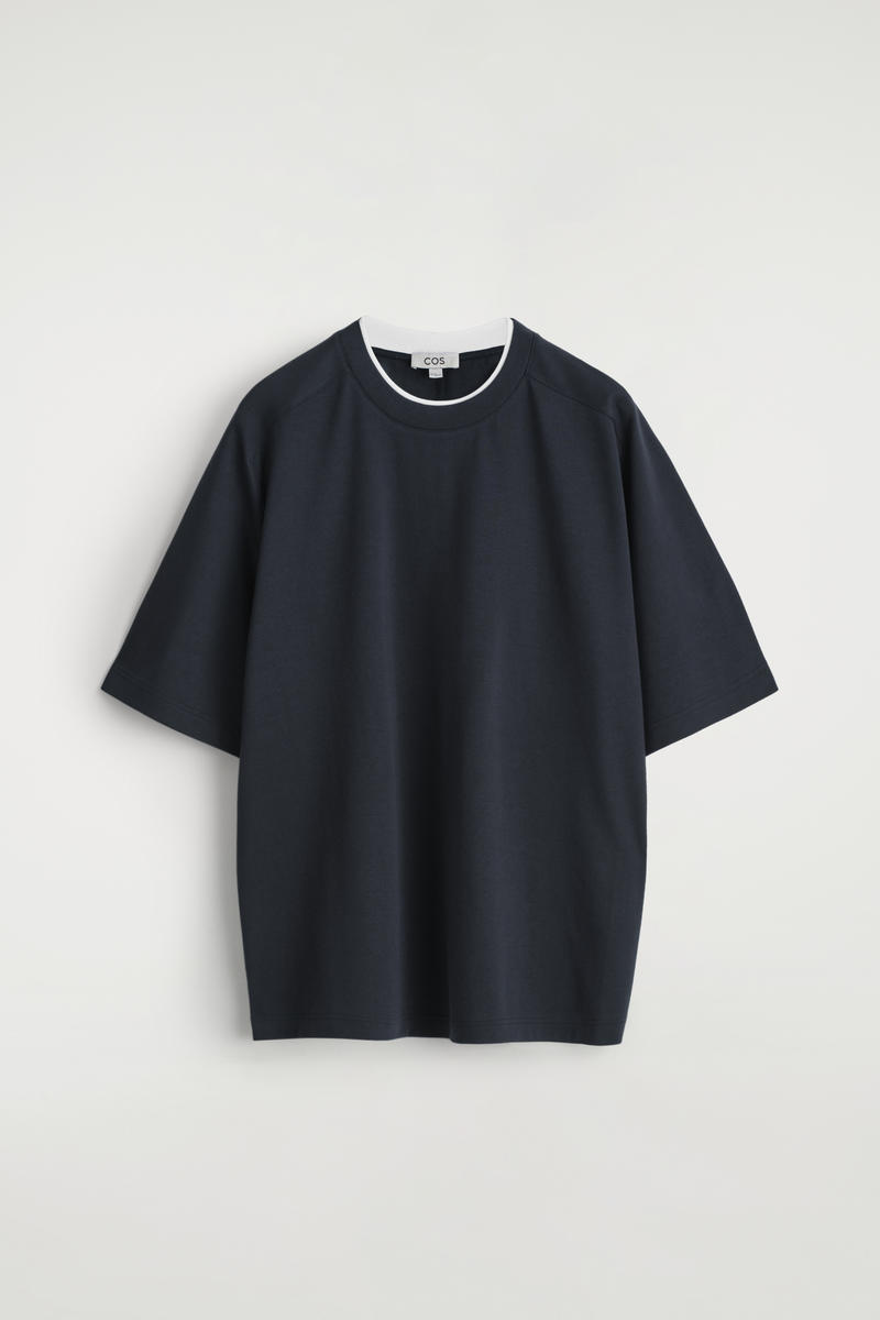 COS オーバーサイズ レイヤードエフェクト Tシャツ