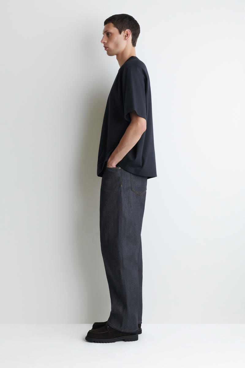 COS オーバーサイズ レイヤードエフェクト Tシャツ