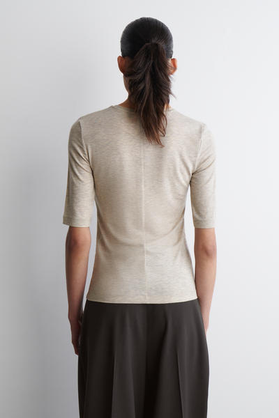 COS スリムライトウェイトTシャツ