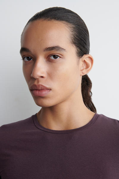 COS スリムライトウェイトTシャツ