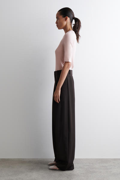 COS スリムリヨセルTシャツ