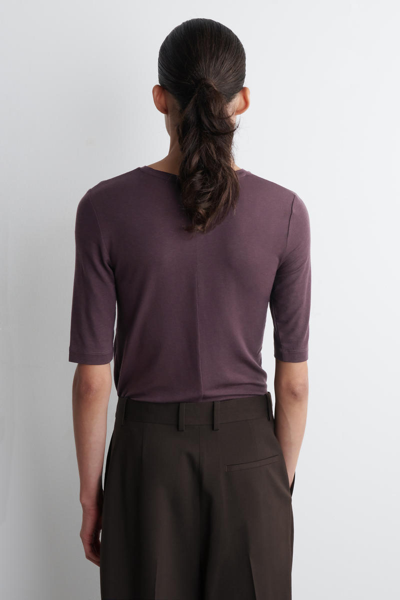 COS スリムライトウェイトTシャツ