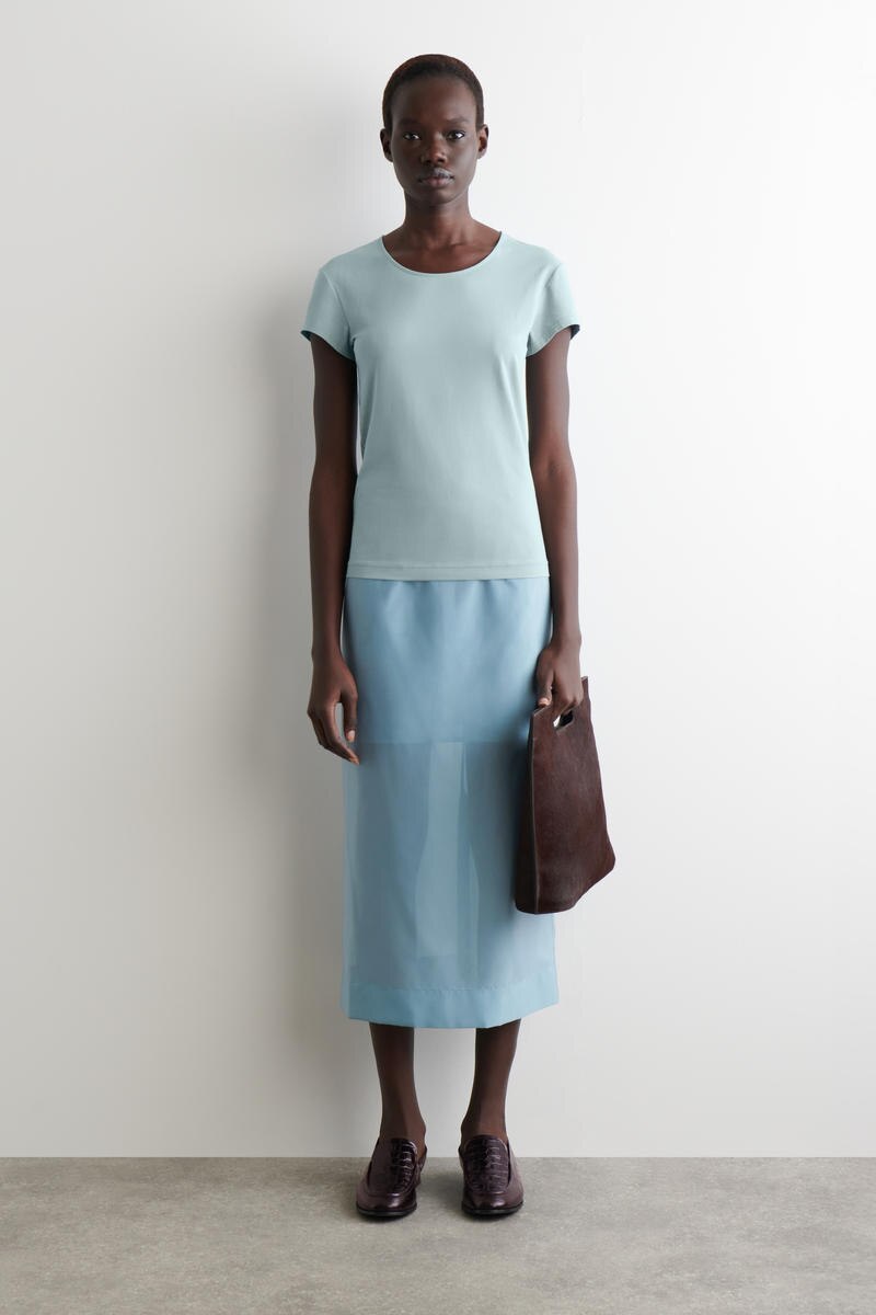 COS スクープネックTシャツ