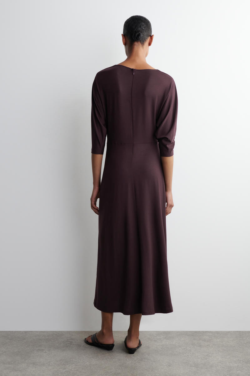 COS ギャザーウエストドレープミディドレス