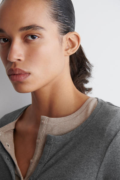 COS ロングスリーブヘンリートップ