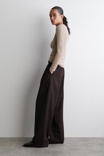 COS ロングスリーブヘンリートップ