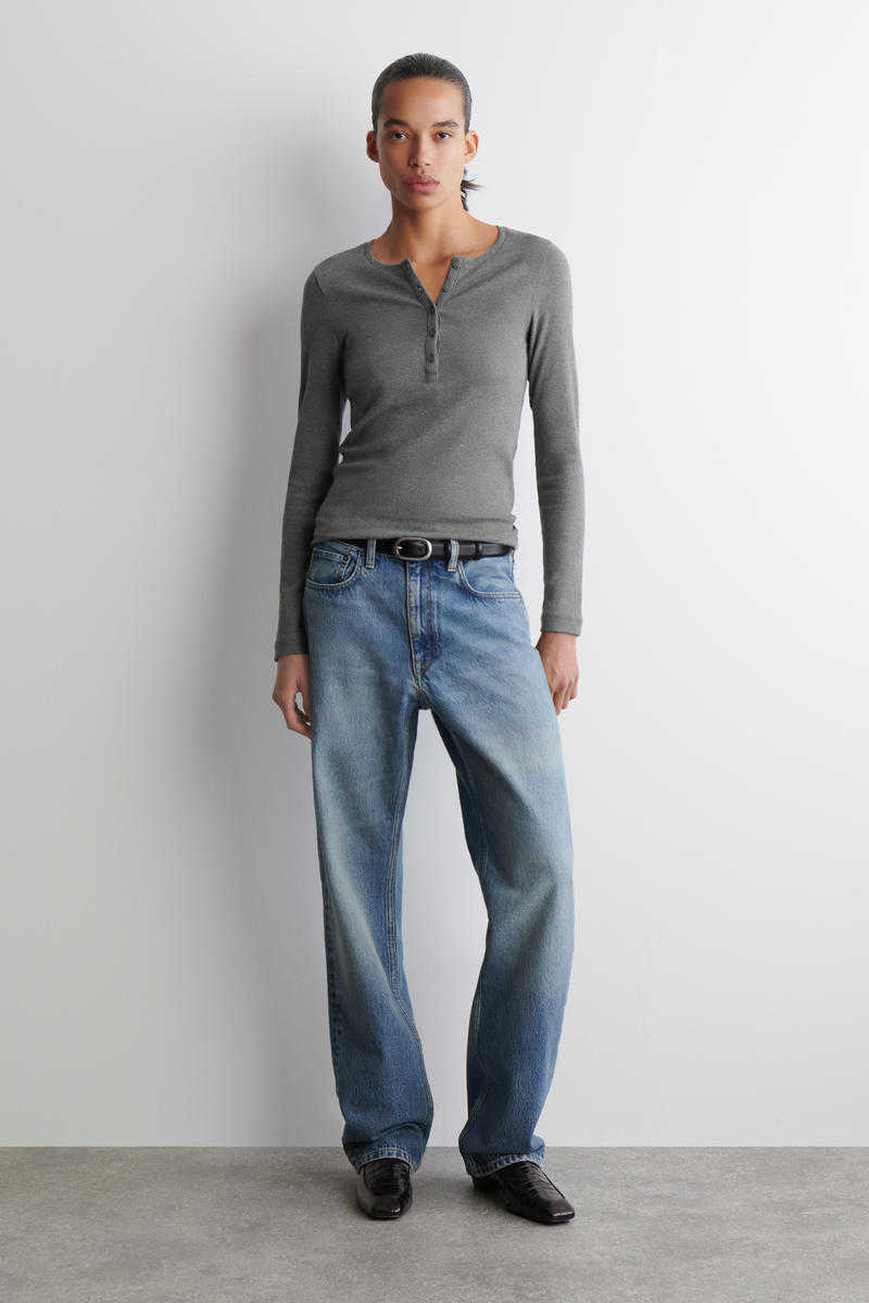 COS ロングスリーブヘンリートップ