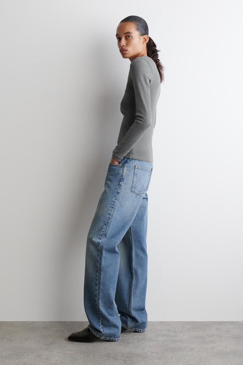 COS ロングスリーブヘンリートップ