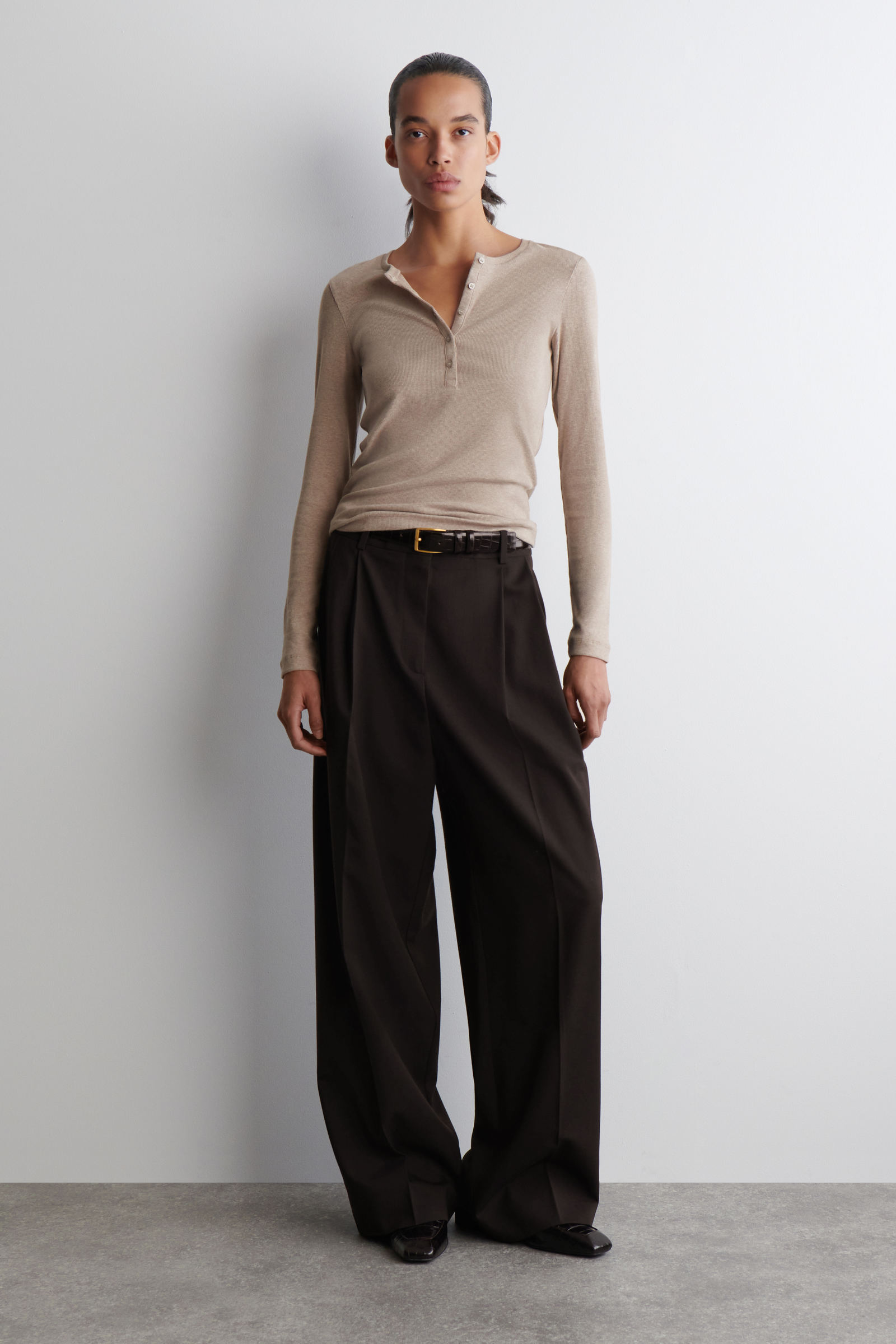 LONG-SLEEVED HENLEY TOP ロングスリーブヘンリートップ ベージュ