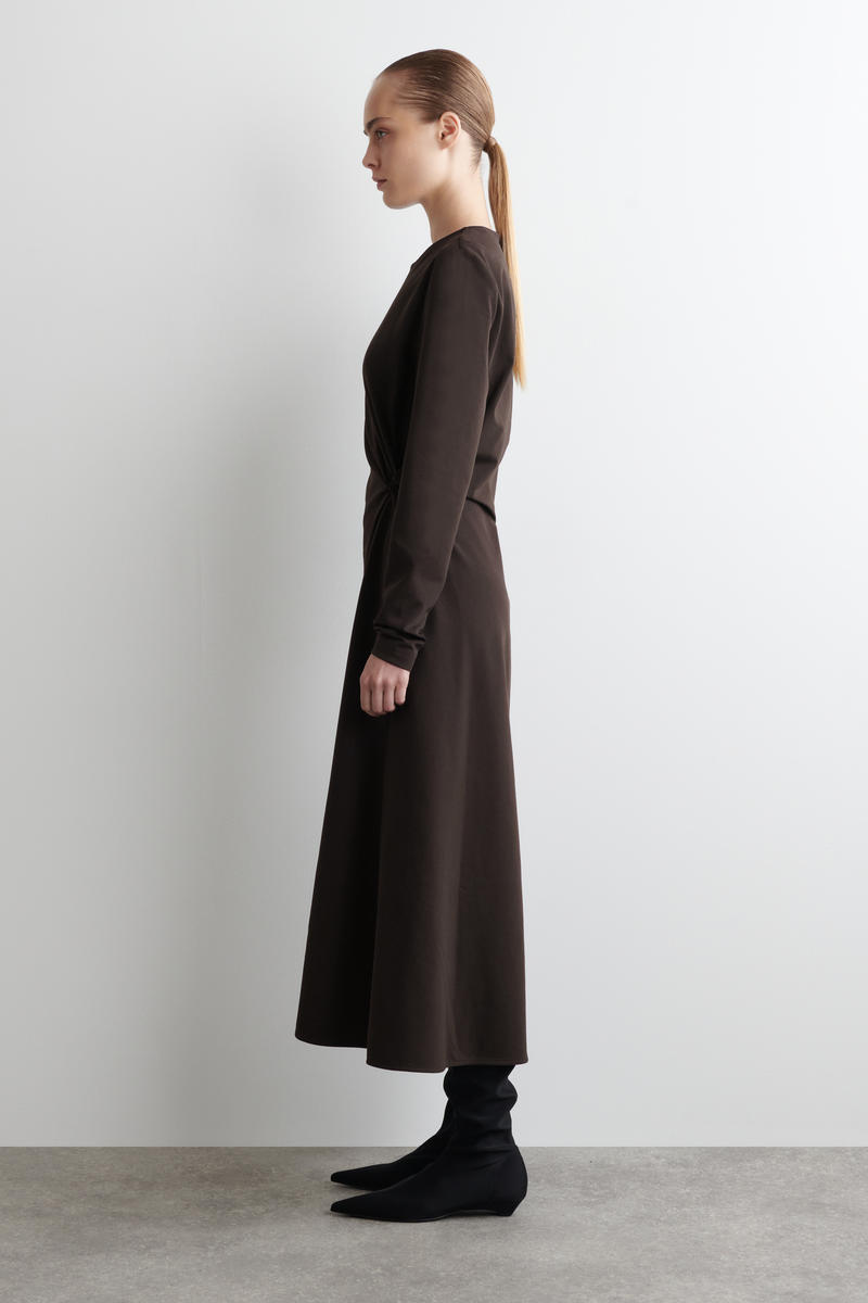 COS ツイストディテール ロングスリーブドレス