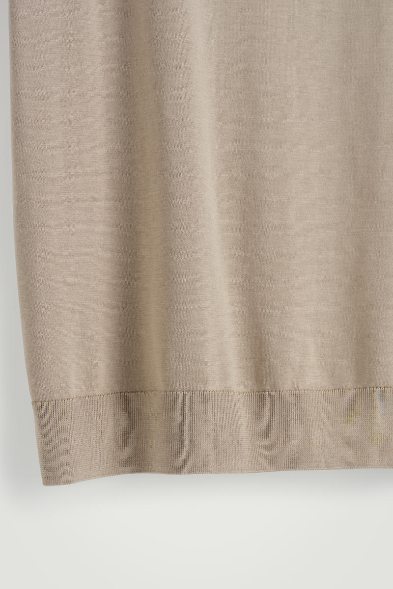 COS スリムニットシルクジップアップポロシャツ