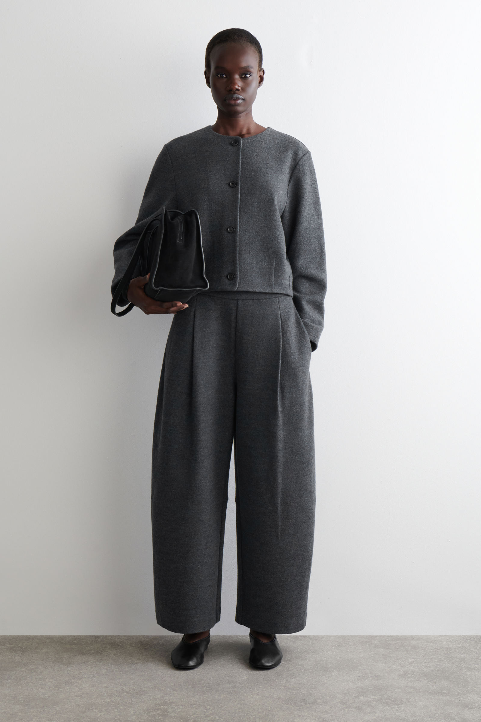 BOILED-WOOL BARREL-LEG TROUSERS ボイルドウールバレルレッグパンツ