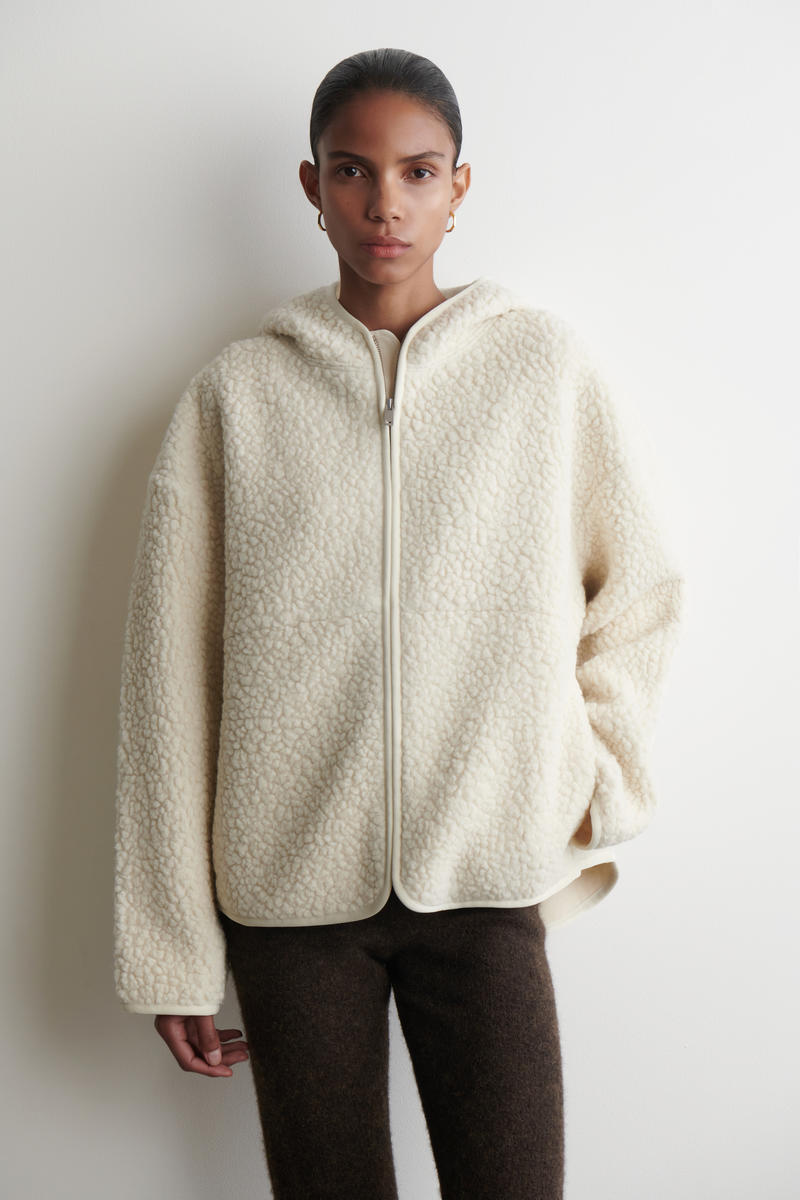 COS フード付きテディジャケット