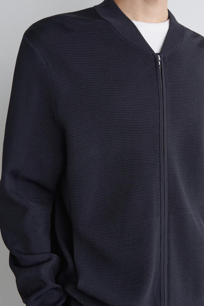 COS テクスチャードニットボンバージャケット