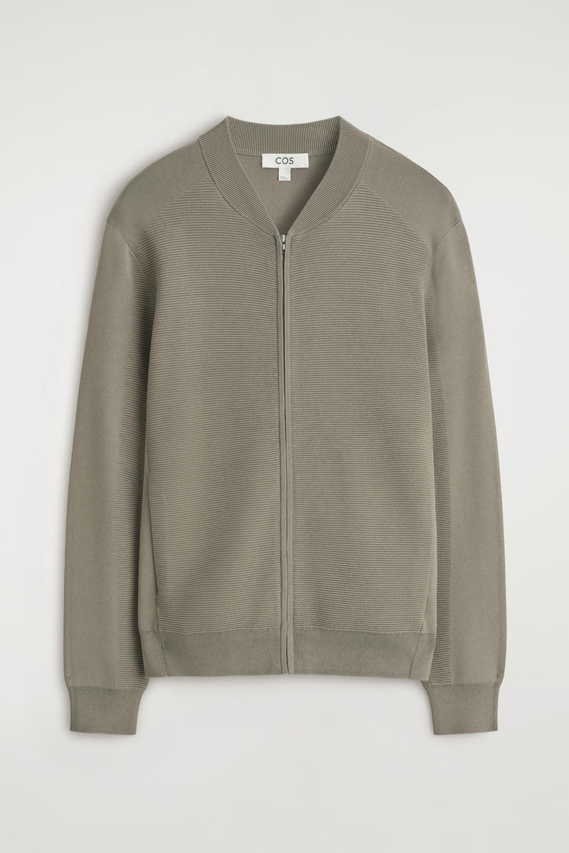 COS テクスチャードニットボンバージャケット