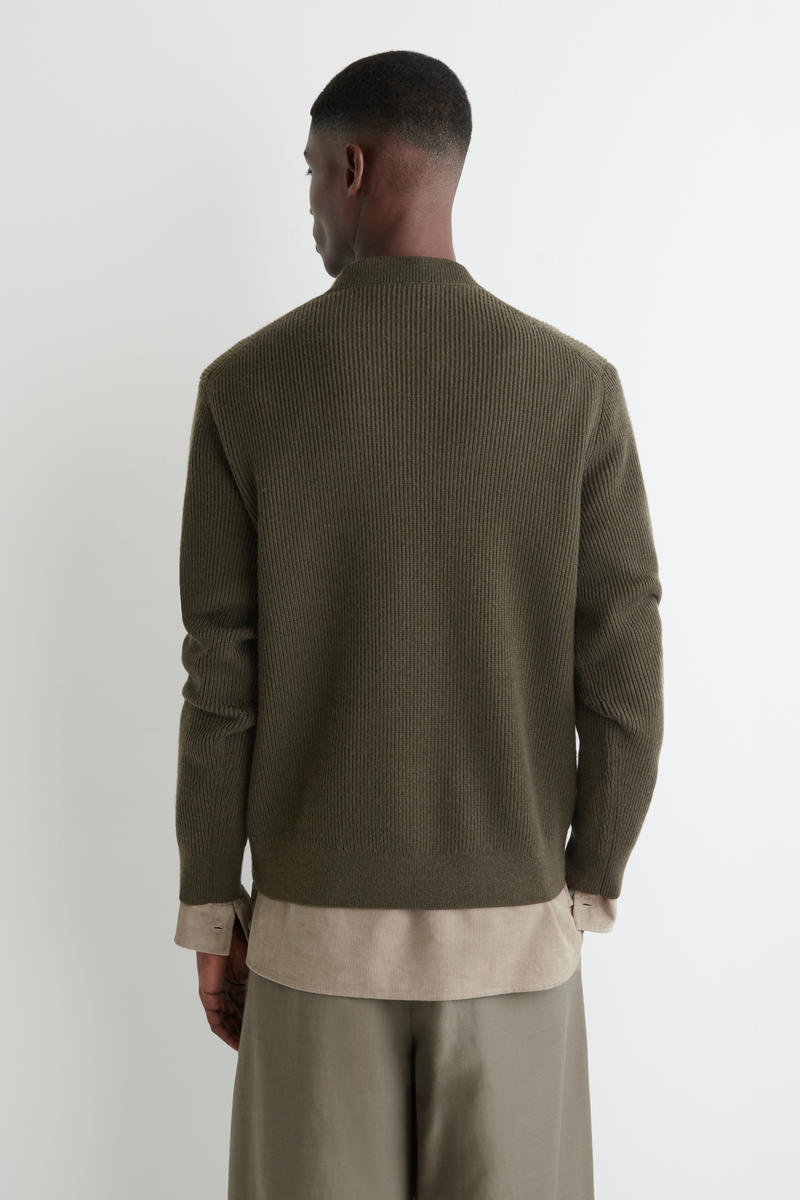 COS ポケットディテールウールクルーネックセーター