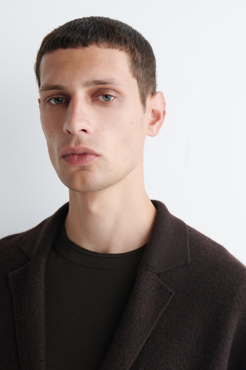 COS ボイルドメリノウールブレザー