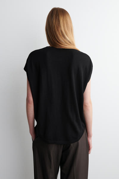 COS サークルカットメリノウールトップ