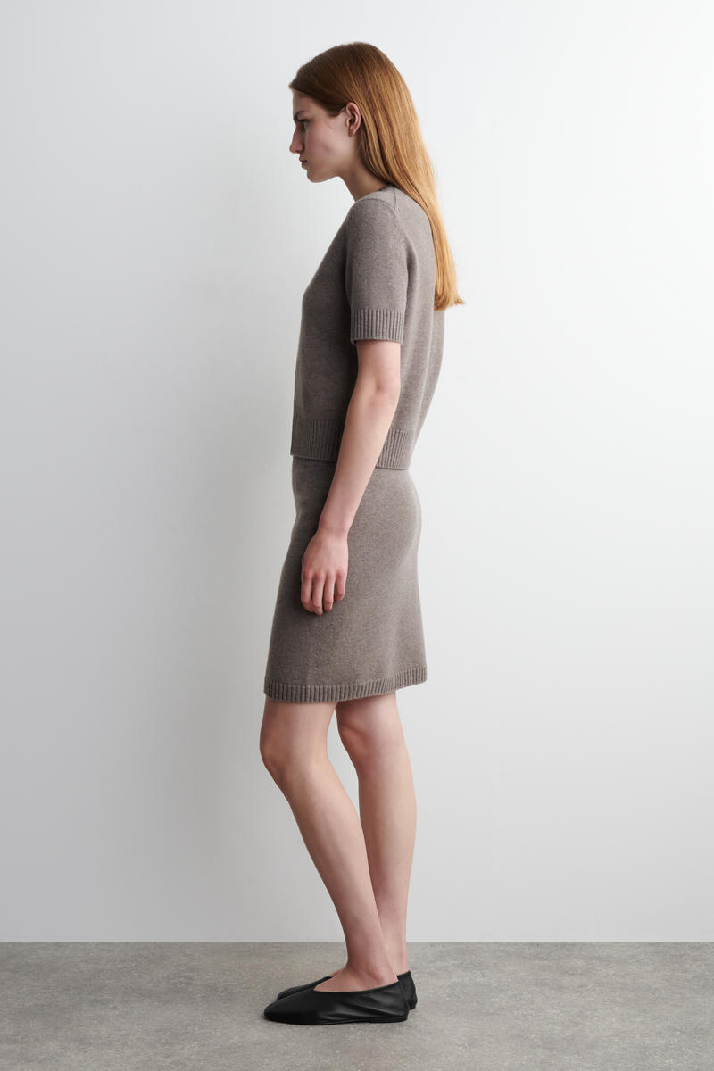 COS メリノウール 半袖カーディガン