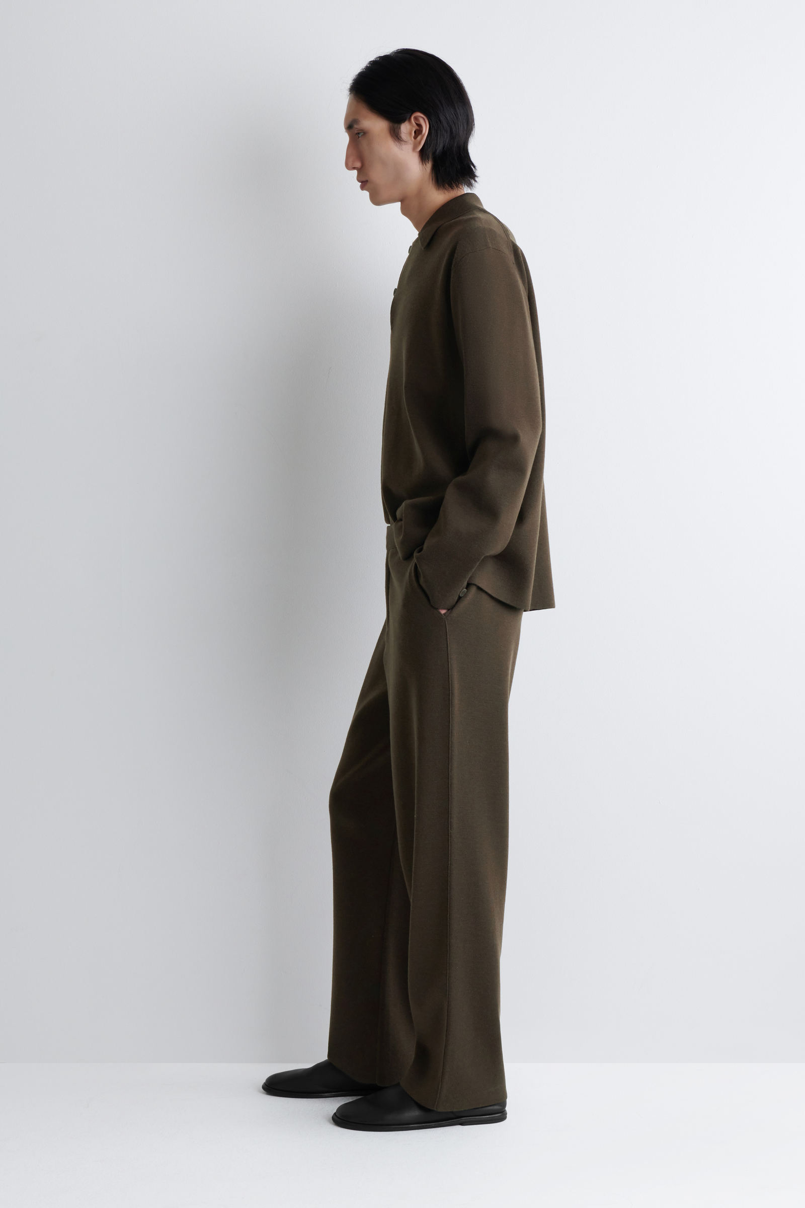 KNITTED WOOL STRAIGHT-LEG TROUSERS ニットウールストレート