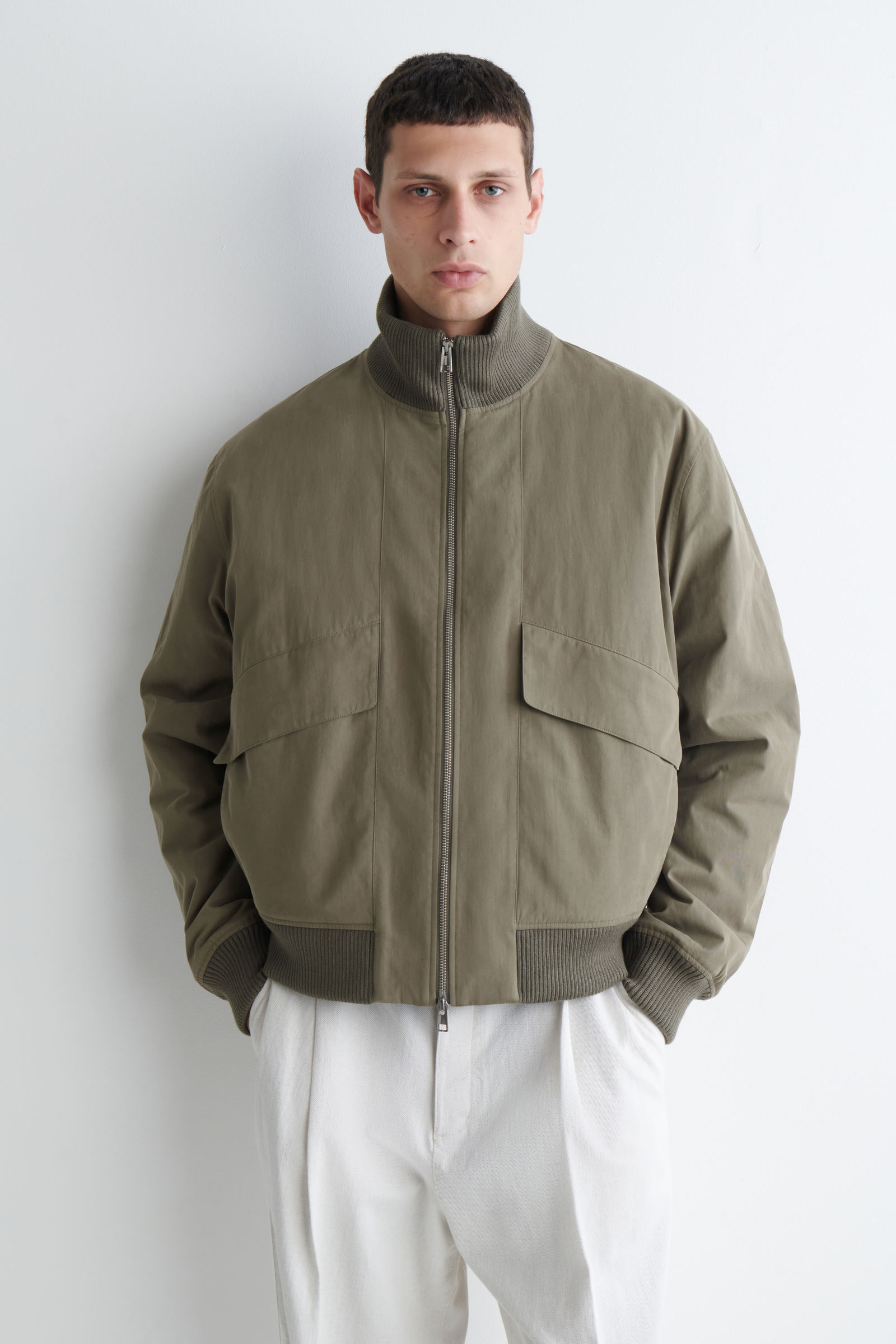 ジャケット・アウター PADDED BOMBER JACKET - COS PADDED COTTON FLIGHT JACKET パッド入り綿フライトジャケット