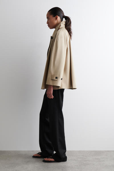 COS Aライントレンチジャケット