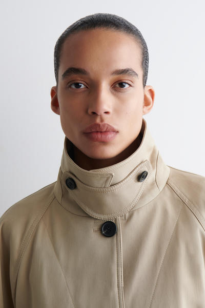 COS Aライントレンチジャケット