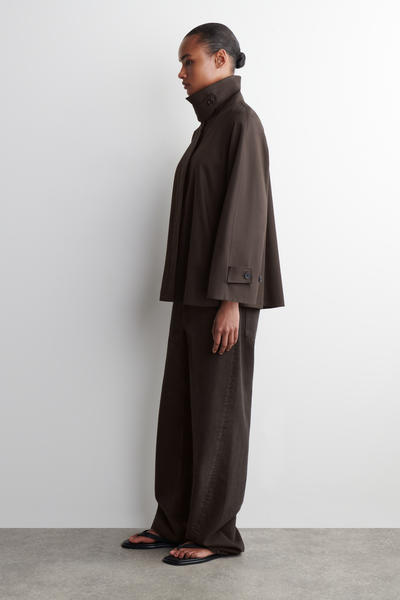 COS Aライントレンチジャケット