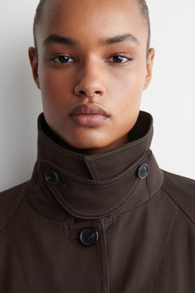 COS Aライントレンチジャケット