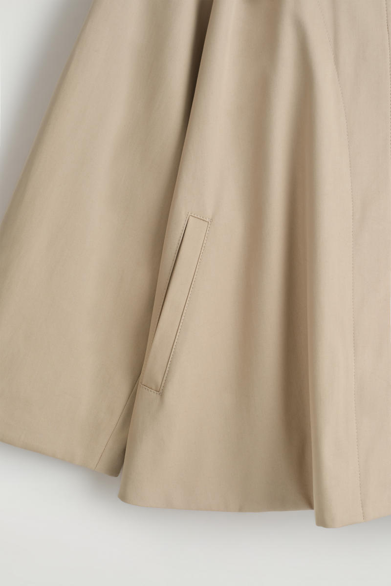 COS Aライントレンチジャケット