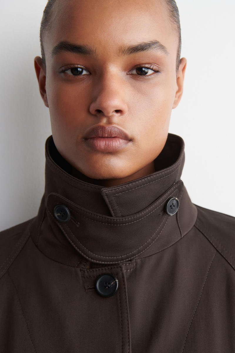 COS Aライントレンチジャケット