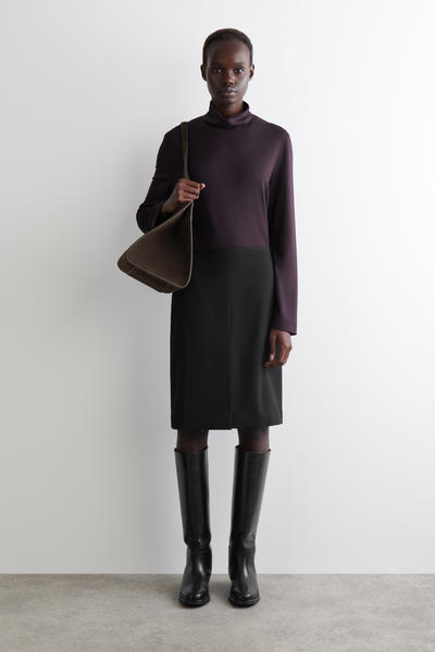 COS ハイネックジャージートップ