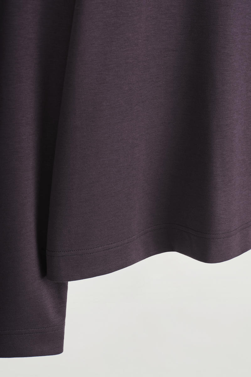 COS ハイネックジャージートップ