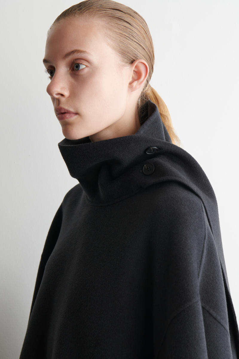 DOUBLE-FACED WOOL CAPE ダブルフェイスウールケープ スチール｜COS