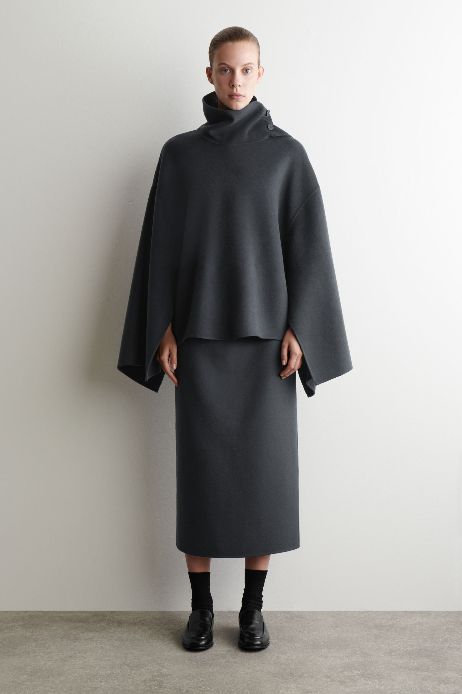 COS ダブルフェイスウールスカーフケープ DOUBLE-FACED WOOL SCARF CAPE ダブルフェイスウールマフラー