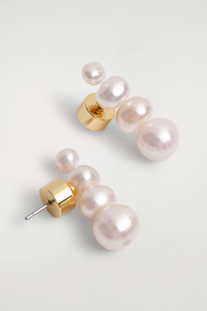 FRESHWATER PEARL STUD EARRINGS 淡水真珠のスタッドピアス パール 