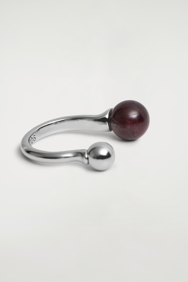 COS フローティングガーネットリング