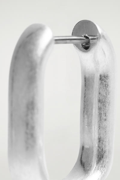 COS 楕円形フープイアリング