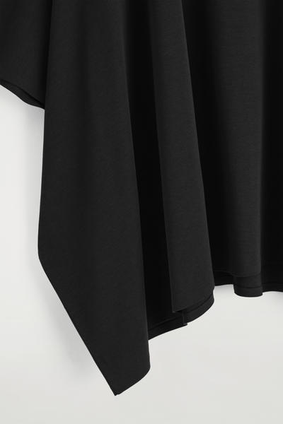 COS  オーバーサイズバットウィングスリーブTシャツ