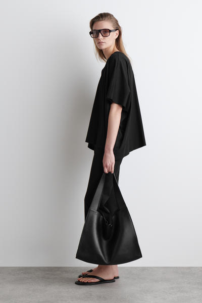 COS  オーバーサイズバットウィングスリーブTシャツ