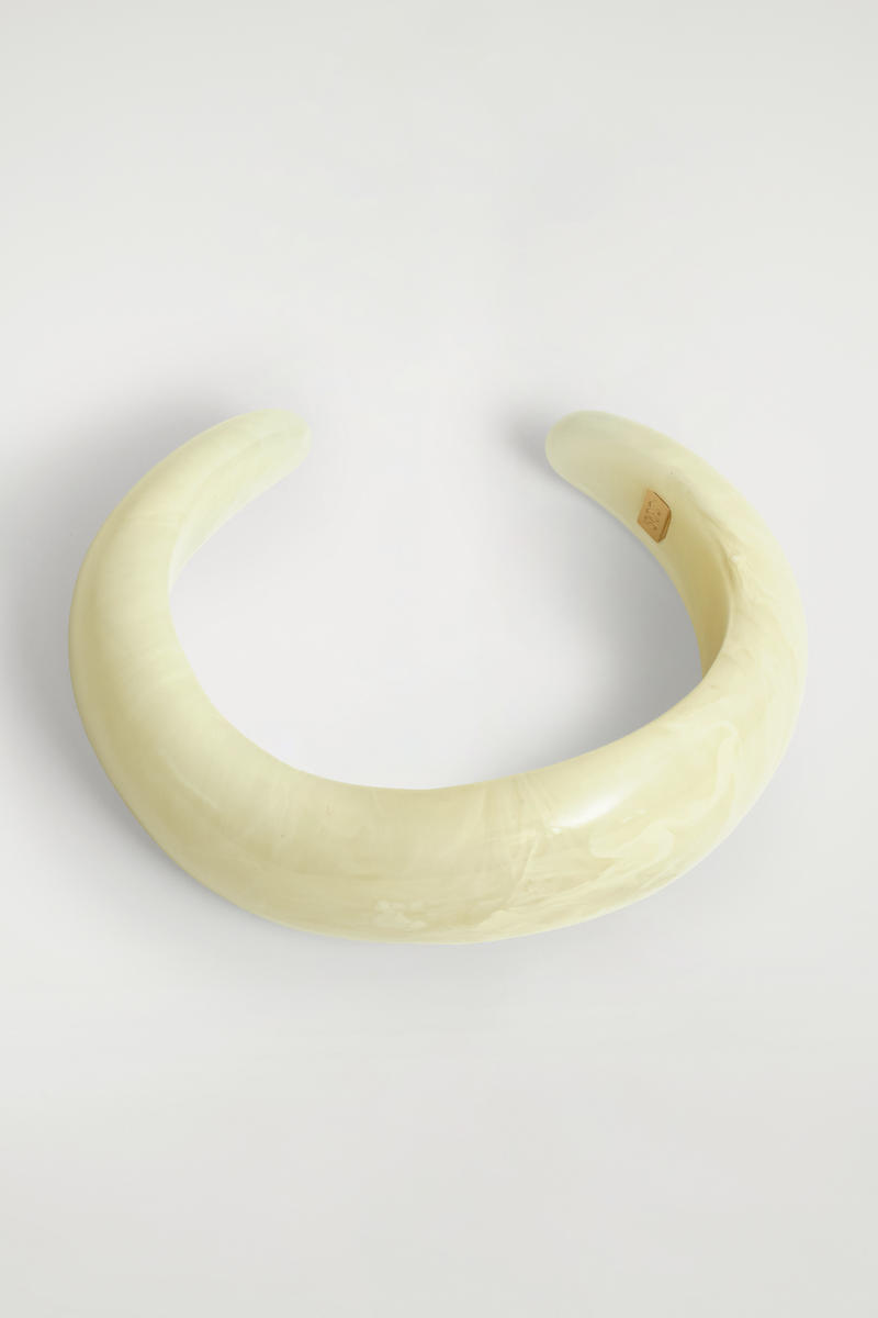 COS チャンキーカーブバングル